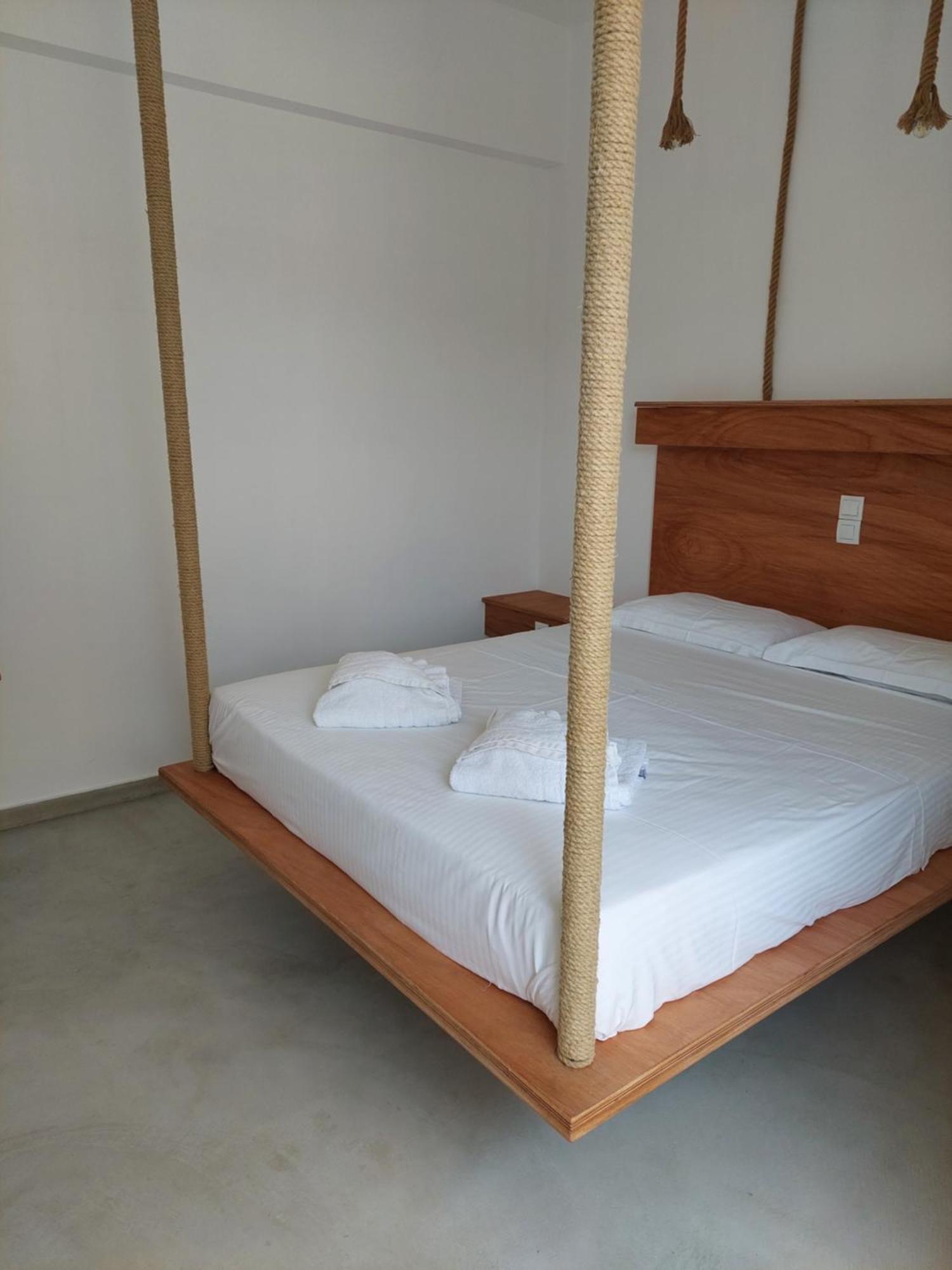 Agia Marina Golden Star Praxitelous公寓 外观 照片