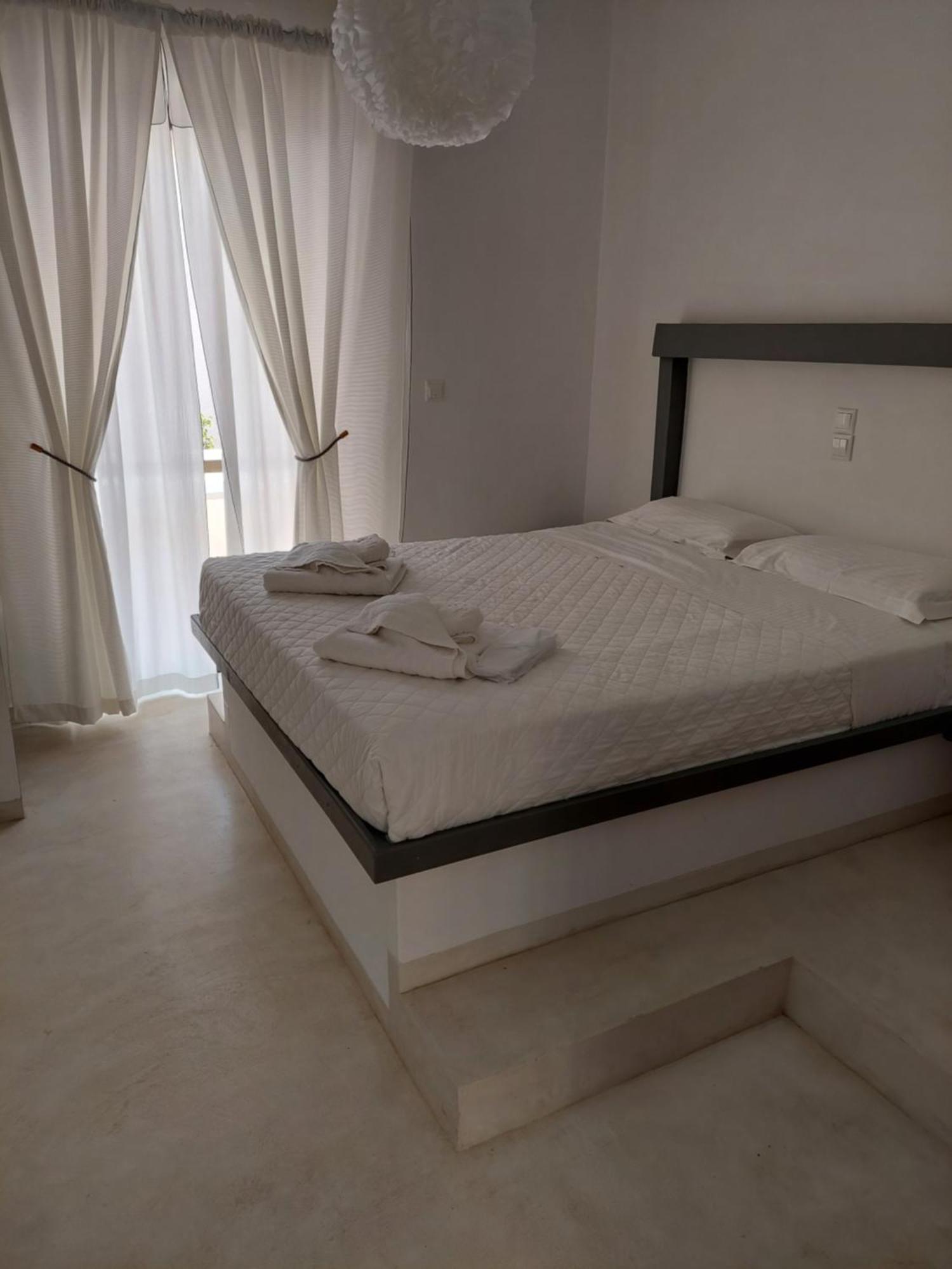 Agia Marina Golden Star Praxitelous公寓 外观 照片